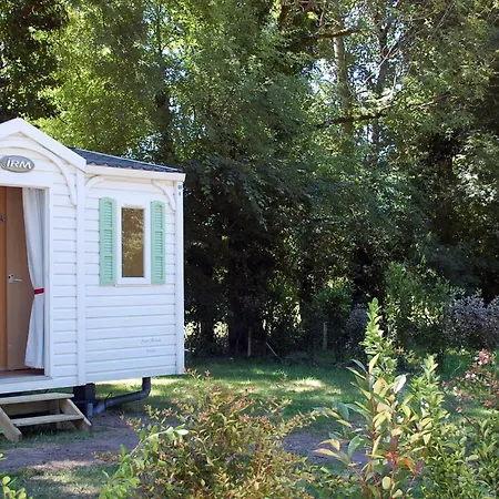 캠프장 La Cle Des Champs Arces-sur-Gironde